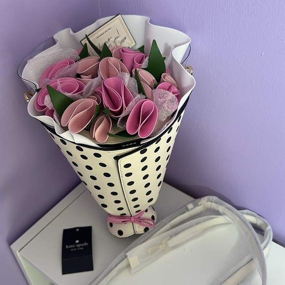 Nwt Kate spade flora 3d bouquet bag - Picture 13 of 14